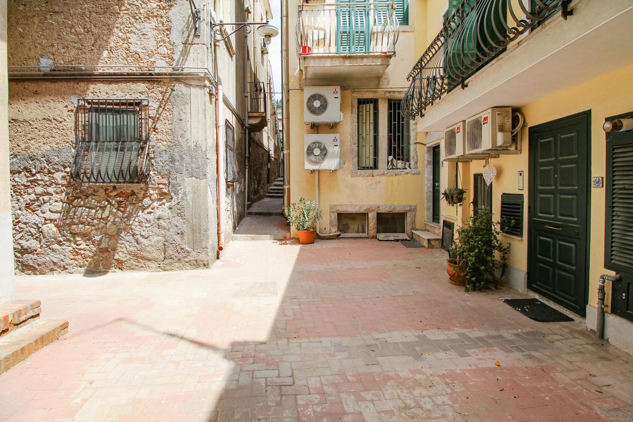 Taormina Sunny Experience Apartman Kültér fotó